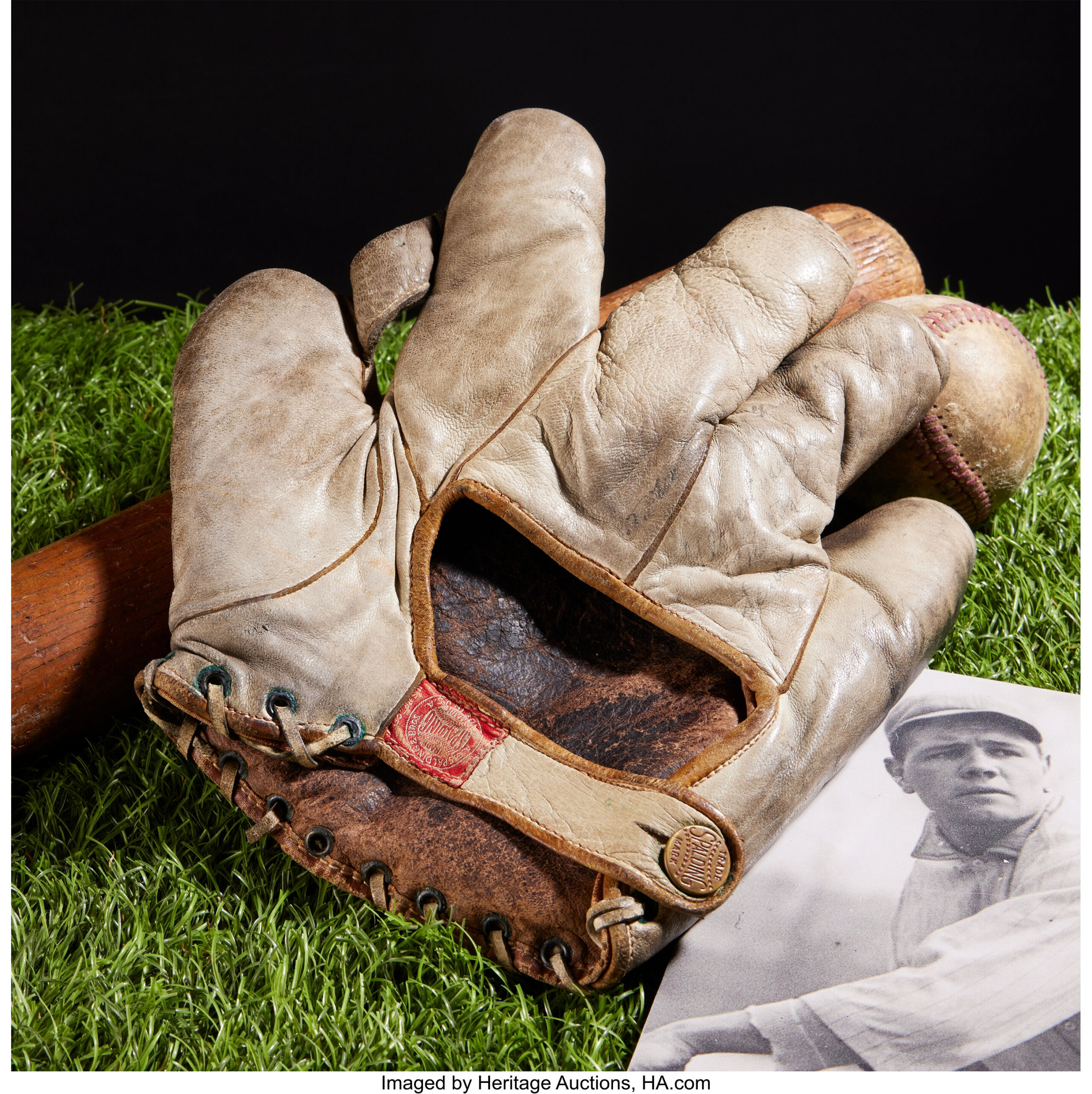 Babe Ruth glove worn in 1916 World Series